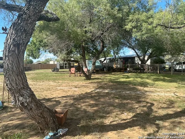 507 Mulberry St Jourdanton, TX 78026
