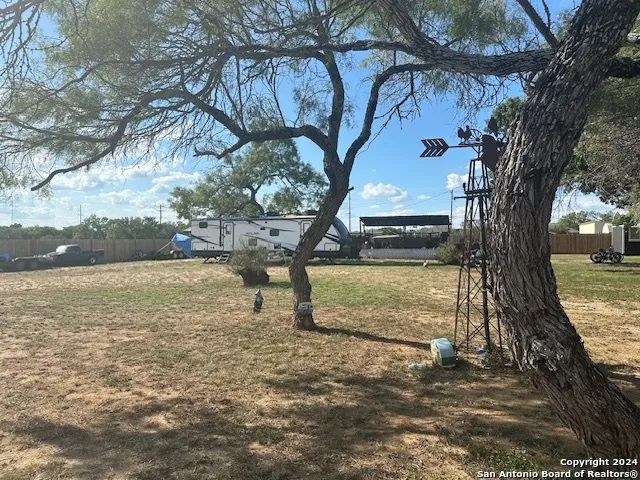 507 Mulberry St Jourdanton, TX 78026