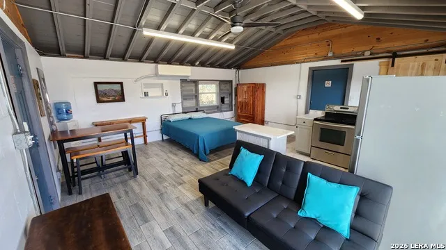 560 MOUNTAIN DR Unit 29 Lakehills, TX 78063
