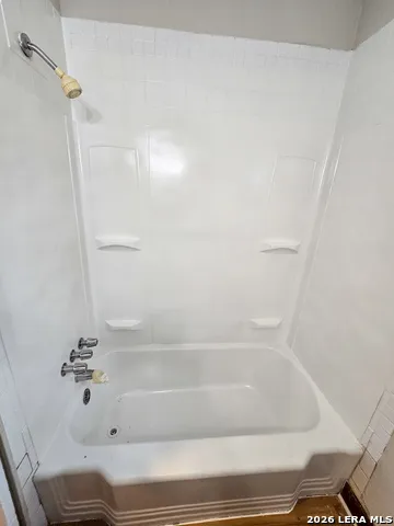 1124 Fenfield San Antonio, TX 78211