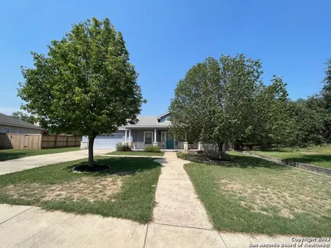 1835 WHITE TAIL LN