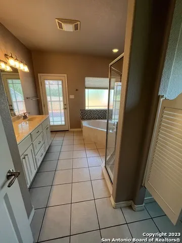 1835 WHITE TAIL LN Bandera, TX 78003