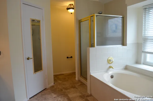7501 FOREST ECHO Live Oak, TX 78233