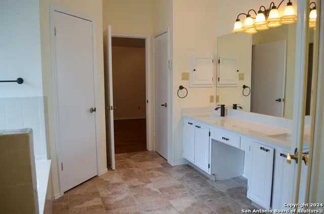 7501 FOREST ECHO Live Oak, TX 78233