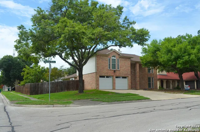 7501 FOREST ECHO Live Oak, TX 78233