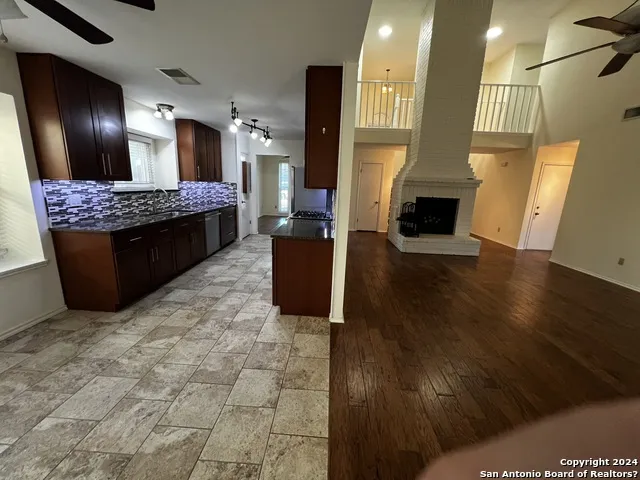 7501 FOREST ECHO Live Oak, TX 78233