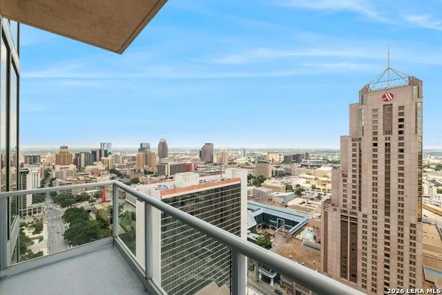 610 E Market Unit 2708 San Antonio, TX 78205