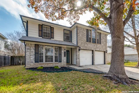 1017 Silvertree