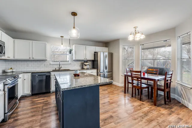 1017 Silvertree Schertz, TX 78154