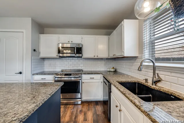 1017 Silvertree Schertz, TX 78154
