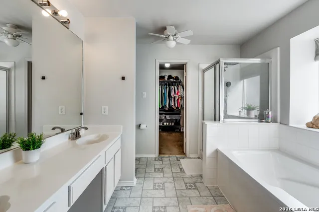 1017 Silvertree Schertz, TX 78154