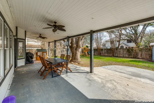 1017 Silvertree Schertz, TX 78154