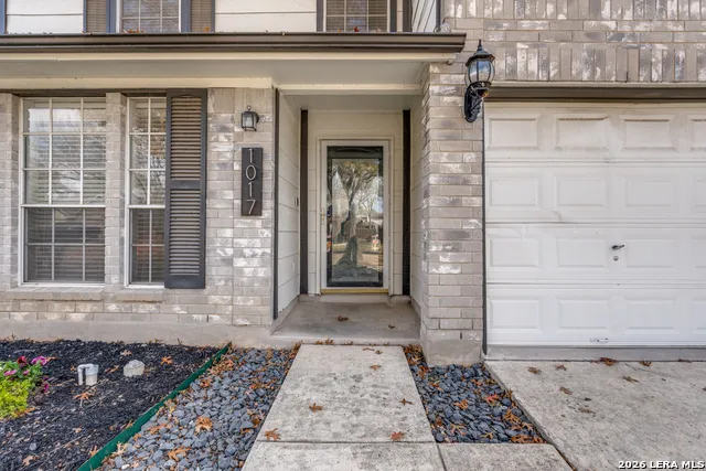 1017 Silvertree Schertz, TX 78154
