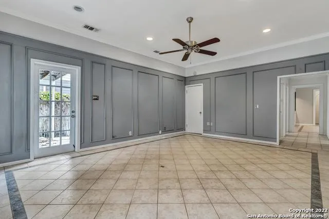 112 CLOVERLEAF AVE Alamo Heights, TX 78209