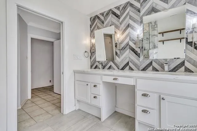 112 CLOVERLEAF AVE Alamo Heights, TX 78209