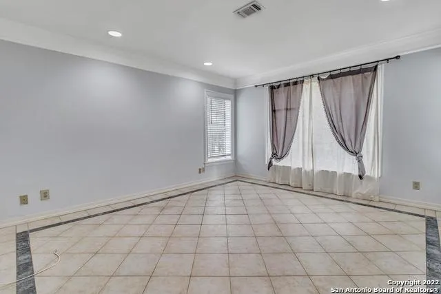 112 CLOVERLEAF AVE Alamo Heights, TX 78209