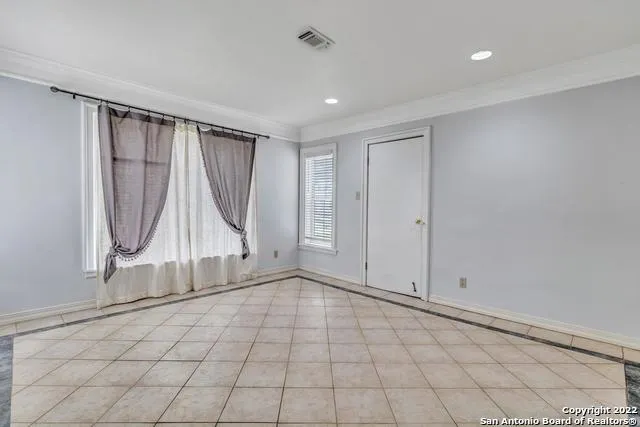 112 CLOVERLEAF AVE Alamo Heights, TX 78209