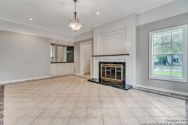 112 CLOVERLEAF AVE Alamo Heights, TX 78209