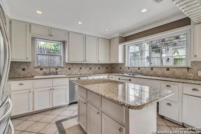 112 CLOVERLEAF AVE Alamo Heights, TX 78209