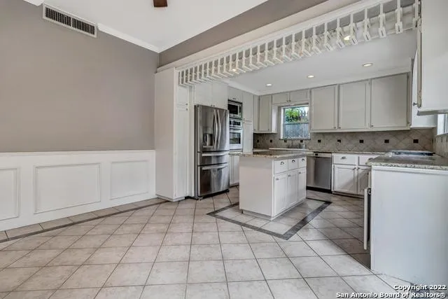 112 CLOVERLEAF AVE Alamo Heights, TX 78209