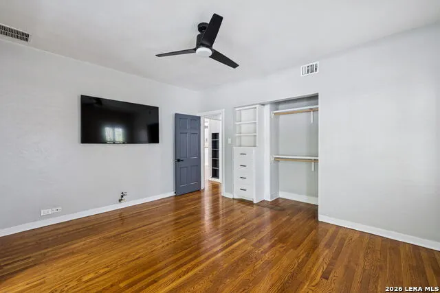 102 NACOGDOCHES RD Alamo Heights, TX 78209