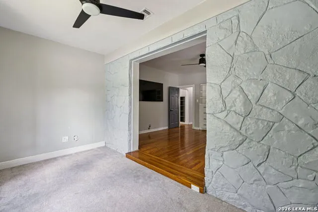 102 NACOGDOCHES RD Alamo Heights, TX 78209
