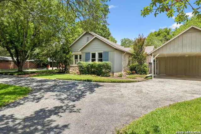 102 NACOGDOCHES RD Alamo Heights, TX 78209