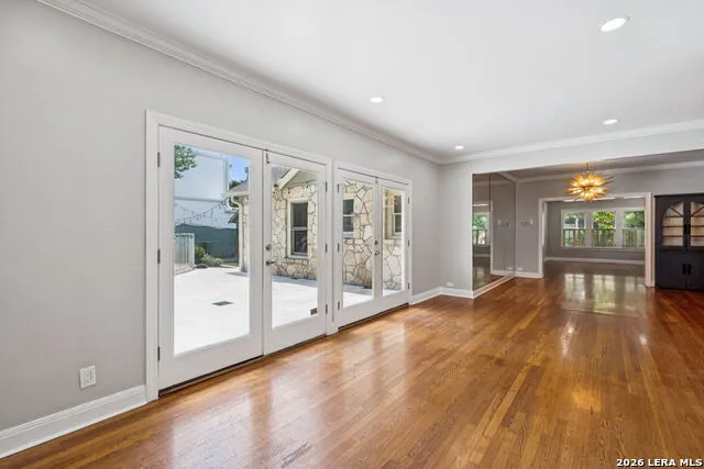 102 NACOGDOCHES RD Alamo Heights, TX 78209