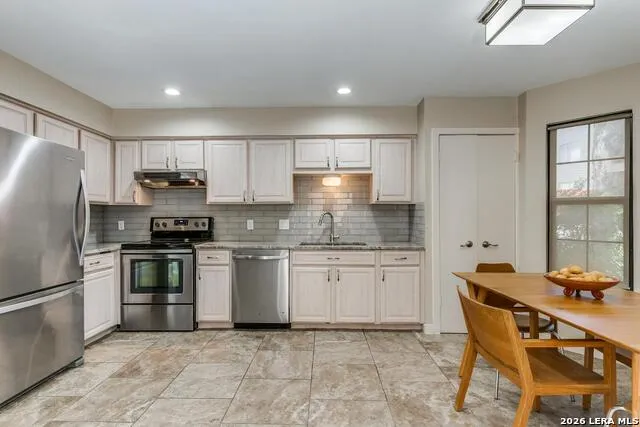 7711 Callaghan Unit APT 301 San Antonio, TX 78229