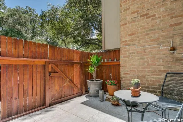 7711 Callaghan Unit APT 301 San Antonio, TX 78229
