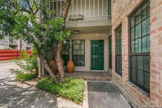 7711 Callaghan Unit APT 301 San Antonio, TX 78229