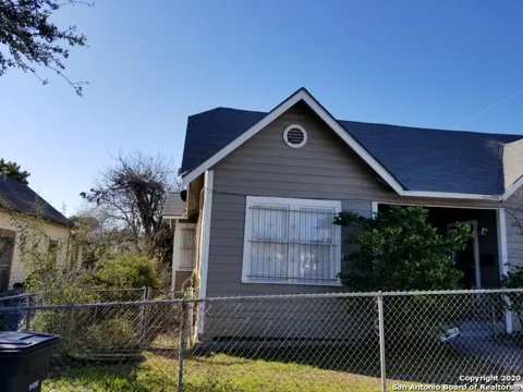 2238 INTERSTATE 35