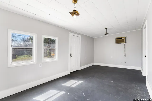 210 Dryden San Antonio, TX 78213