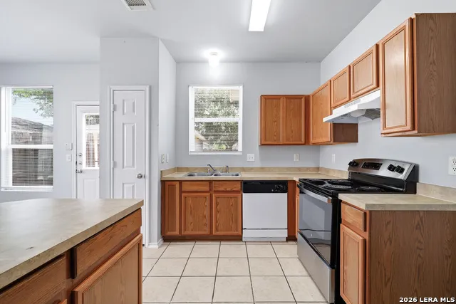 10302 LATELEAF OAK San Antonio, TX 78223