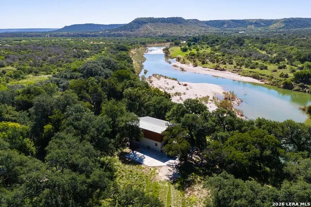 1801 KC 313 Junction, TX 76849