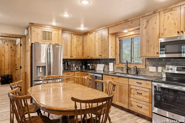 1801 KC 313 Junction, TX 76849