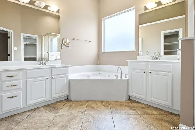 271 ROLLIN N RANCH RD Blanco, TX 78606