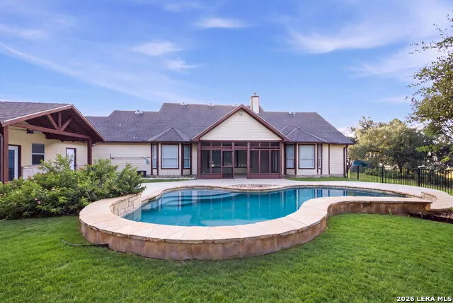 271 ROLLIN N RANCH RD Blanco, TX 78606
