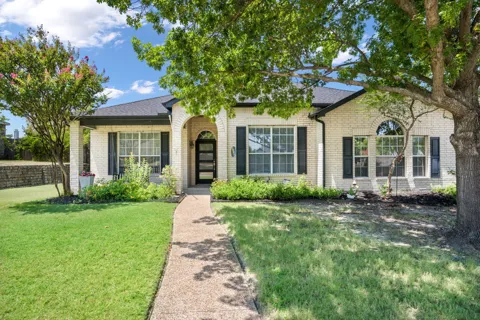 1045 Woodhaven Circle