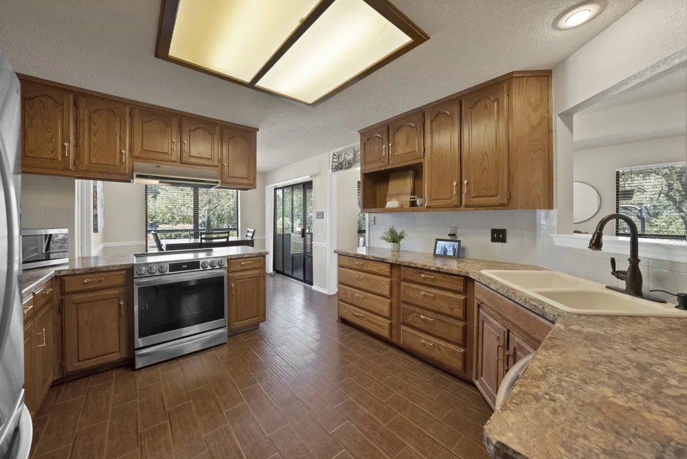 113 Cottonwood Court Hudson Oaks, TX 76087