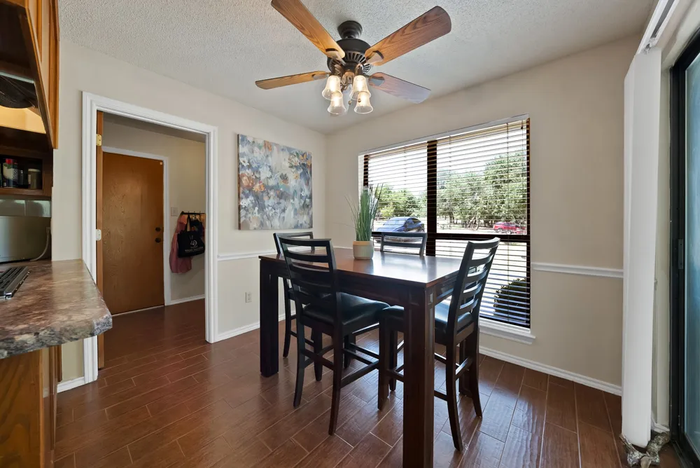 113 Cottonwood Court Hudson Oaks, TX 76087
