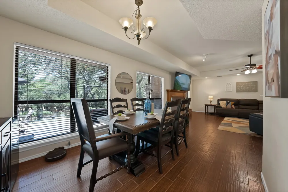 113 Cottonwood Court Hudson Oaks, TX 76087