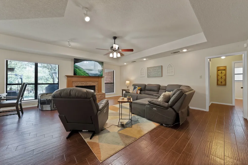 113 Cottonwood Court Hudson Oaks, TX 76087