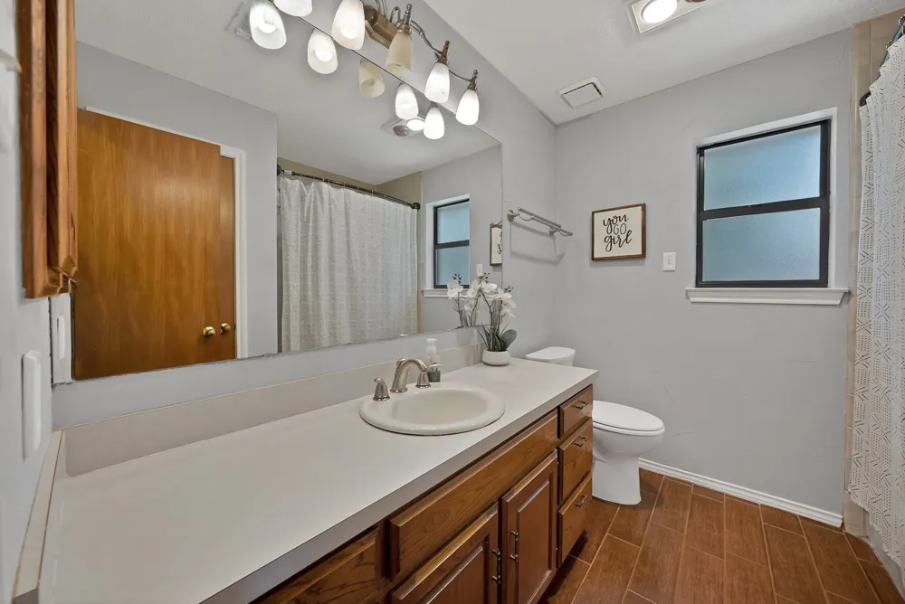 113 Cottonwood Court Hudson Oaks, TX 76087