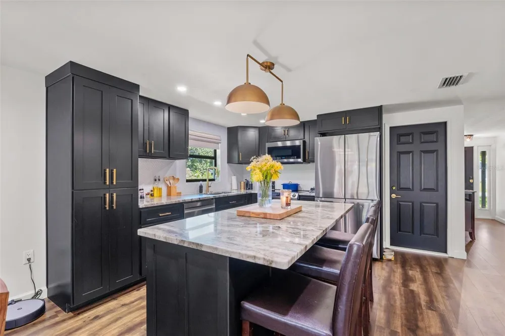2874 DAVIS BOULEVARD Sarasota, FL 34237