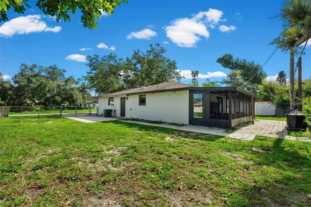 2874 DAVIS BOULEVARD Sarasota, FL 34237