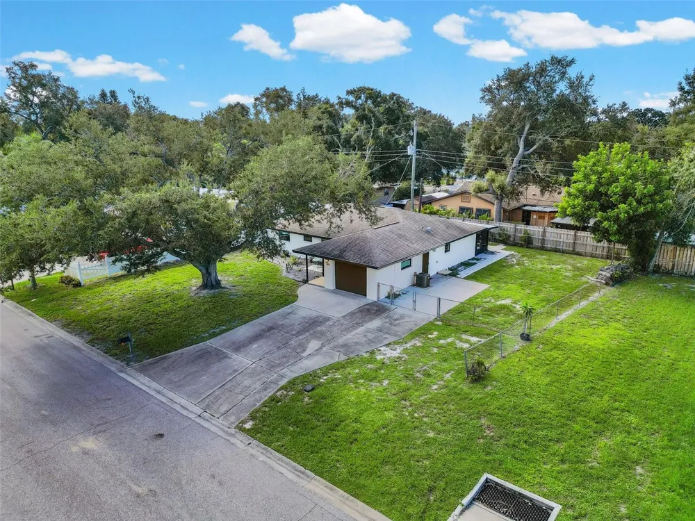 2874 DAVIS BOULEVARD Sarasota, FL 34237