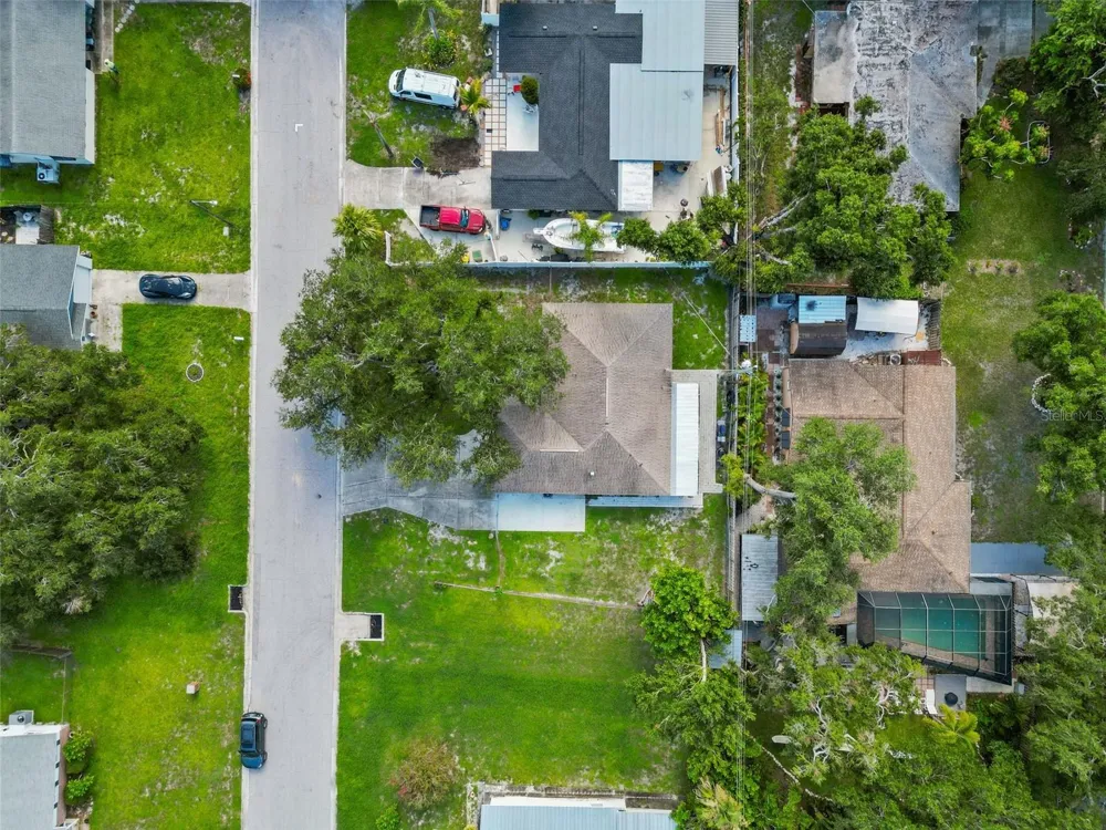 2874 DAVIS BOULEVARD Sarasota, FL 34237