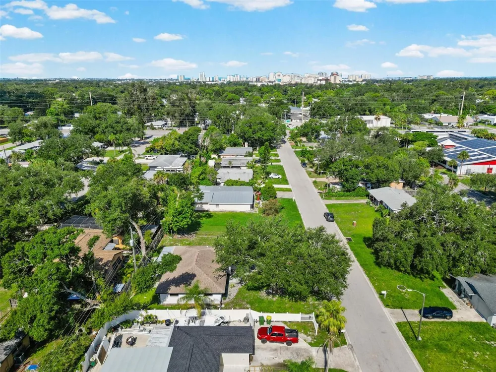 2874 DAVIS BOULEVARD Sarasota, FL 34237