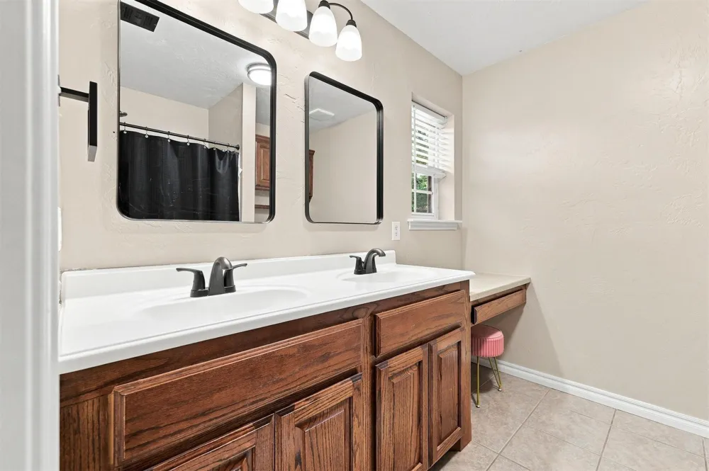 11952 Woodlands Circle Kingston, OK 73439